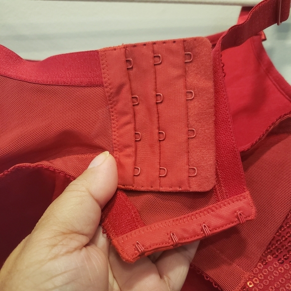 NWT Cacique Sequin Red Cami Bra - Sz 40DDD - Picture 6 of 7